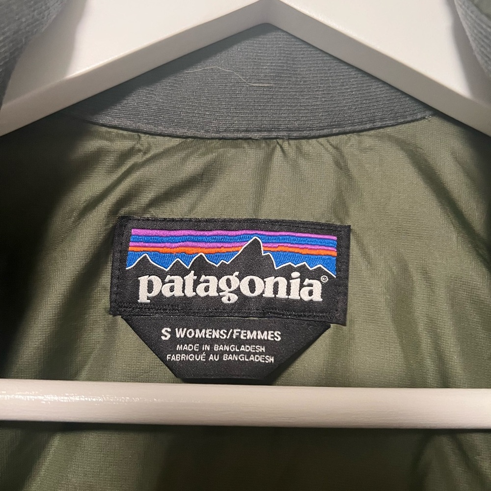 Women’s Patagonia puffer parka length - Picture 2 of 4